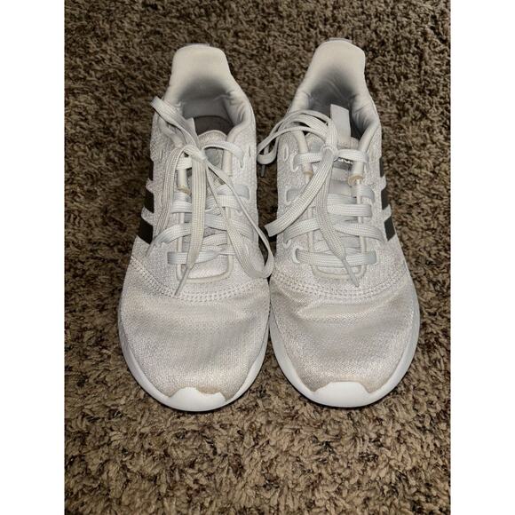 Adidas women's sz. 7.5 white classic sneaker. Nice pair, comfortable - Picture 2 of 8